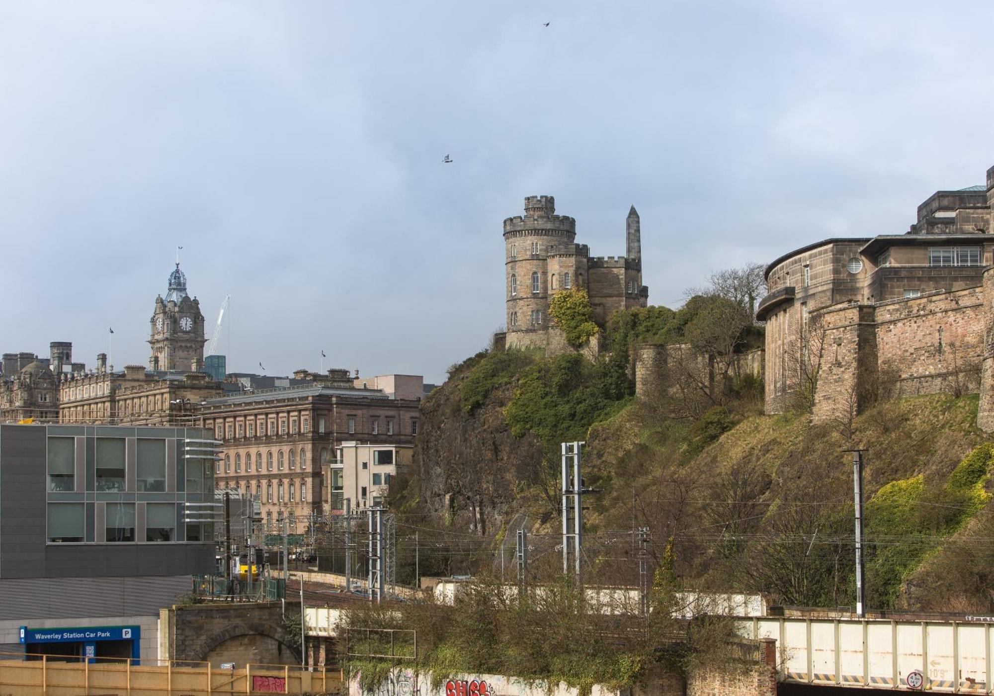 Appartamento Old Tolbooth Wynd - 393 Edimburgo Esterno foto